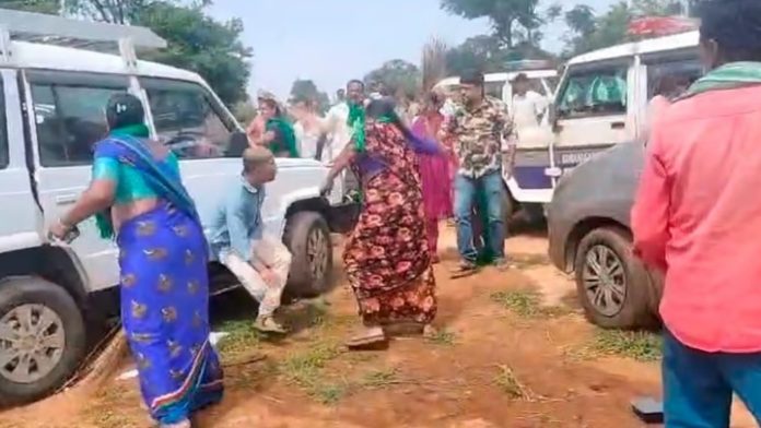Women farmers beat Bidadi survey team with brooms