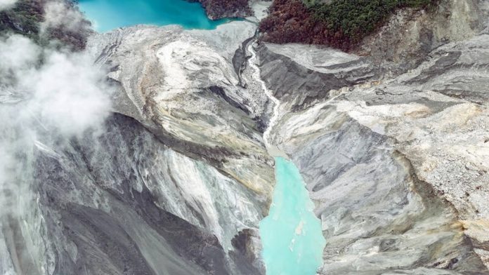 Fresh flood risk in Nepal as new barrier lake forms on China border