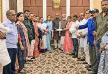 Supreme Court : సుప్రీంకోర్టు సంచలనం: 20 మంది ఎంపీలకు నోటీసులు!