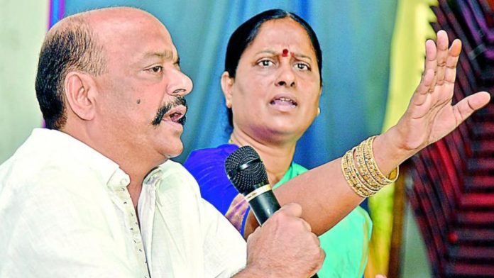 konda- couple- meeting- with- congress -leaders..