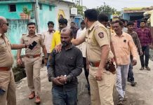 Attack on Telangana police : మహారాష్ట్రలో తెలంగాణ పోలీసులపై దాడి…కాల్పులు జరిపిన ఎస్సై..